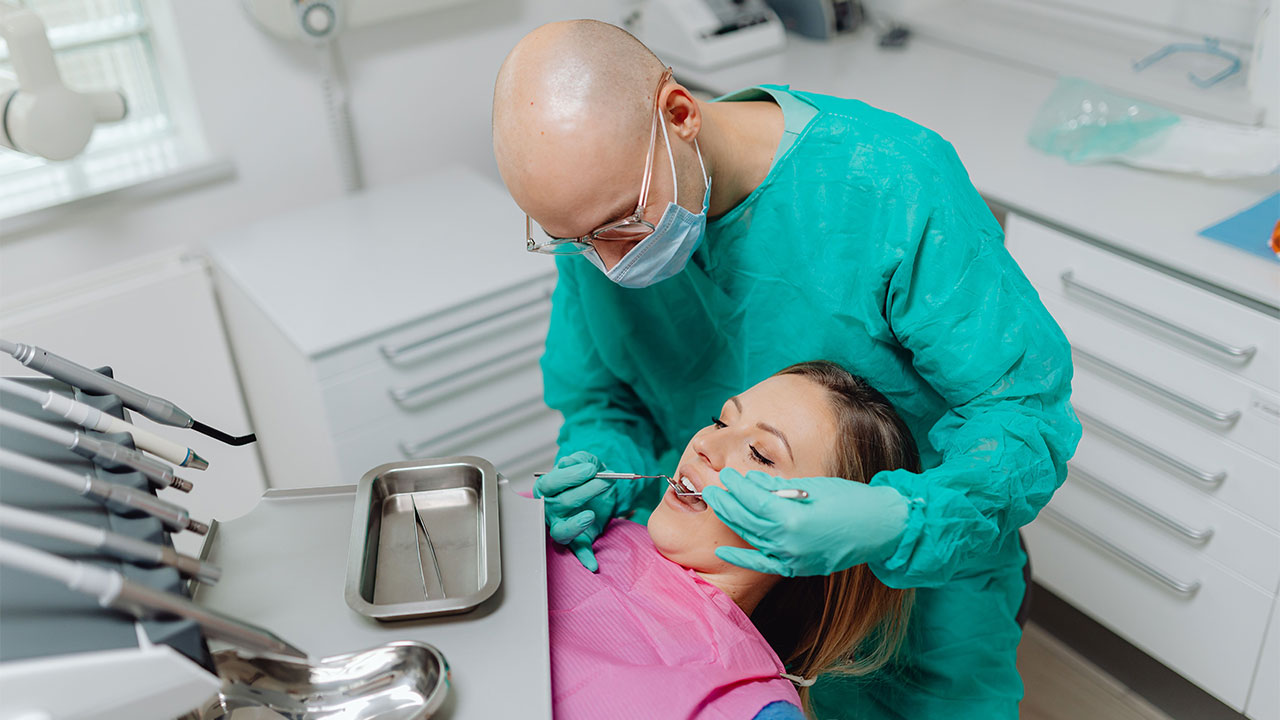 Dentist Wants Patient To Spend $11.5K On A $450 Procedure, Learns The Hard Way Not To Beg For Reviews