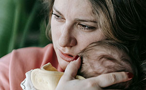 Woman Finds SIL’s Gift During Her Grief Period Insensitive And Disturbing And Somehow Offends Her