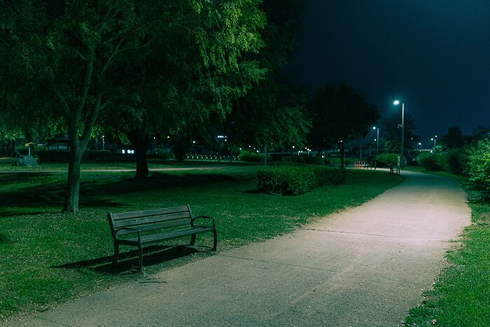 47 Times People Trusted Their Inner Voice Saying "We Need To Leave Now" As It Was Too Loud To Ignore