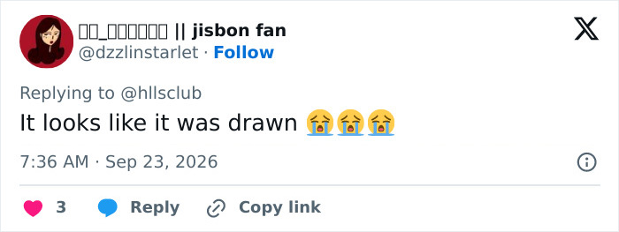 A social media tweet criticizing a photo, highlighting Taylor Swift A social media tweet criticizing a photo, highlighting Taylor Swift