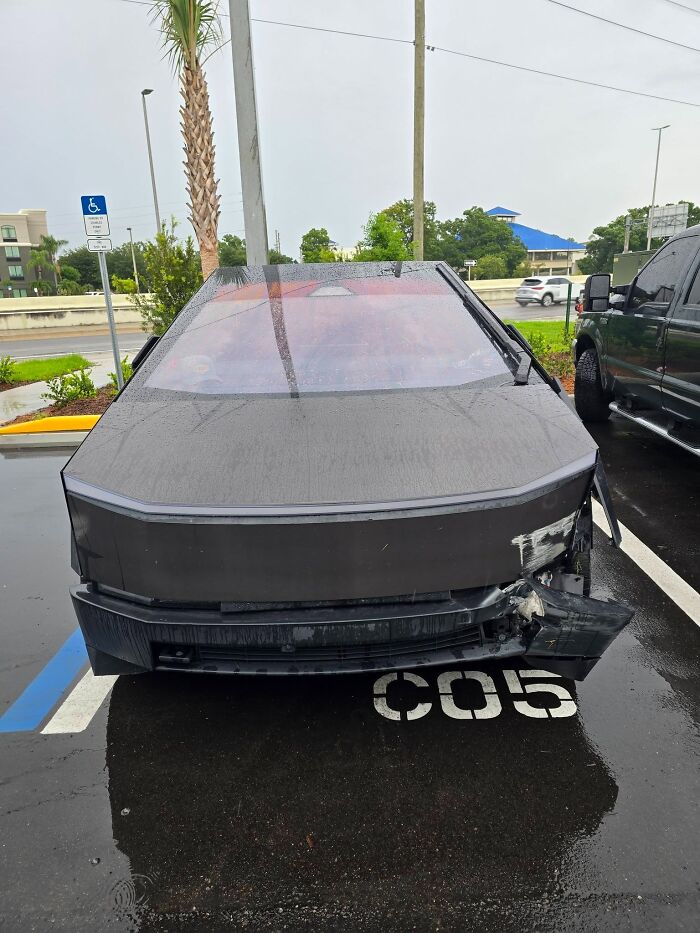 Minor Cybertruck Accident Turns Into A $60K Nightmare, Tesla Owner Shocked After Seeing The Repair Cost Minor Cybertruck Accident Turns Into A $60K Nightmare, Tesla Owner Shocked After Seeing The Repair Cost