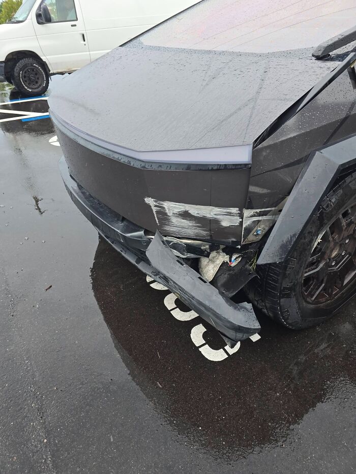 Minor Cybertruck Accident Turns Into A $60K Nightmare, Tesla Owner Shocked After Seeing The Repair Cost Minor Cybertruck Accident Turns Into A $60K Nightmare, Tesla Owner Shocked After Seeing The Repair Cost