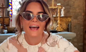 Bride Dumped A Week Before Pricey Destination Wedding Decides To Go Ahead Without The Groom