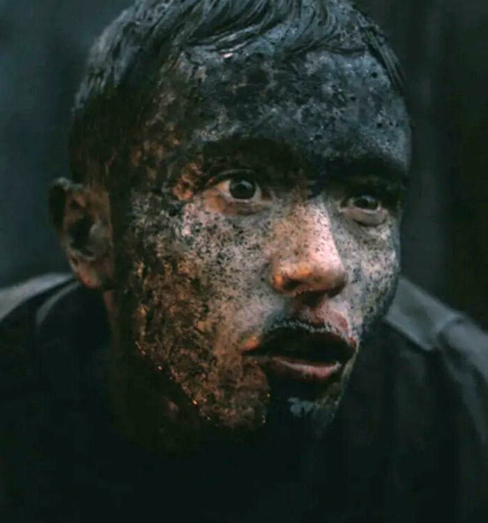 Elliot Page, a trans actor, with a dirty face, in a scene from 'The Odyssey', revealing Hollywood's reality. Elliot Page, a trans actor, with a dirty face, in a scene from 'The Odyssey', revealing Hollywood's reality.