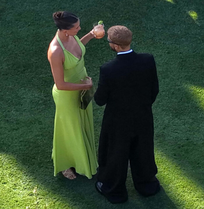 "Divorce Incoming": Body Language Expert Weighs In After Justin And Hailey Bieber's Tense Exchange At Wedding