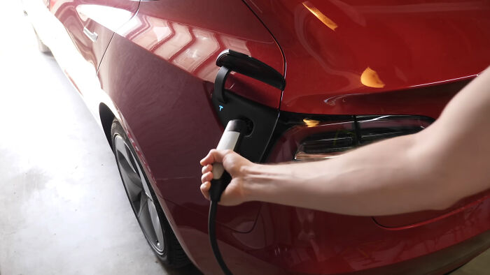 Guy Spends Years Tracking Cost Of Charging Tesla Model 3 For 75k Miles Versus Filling Up Gas Cars Guy Spends Years Tracking Cost Of Charging Tesla Model 3 For 75k Miles Versus Filling Up Gas Cars