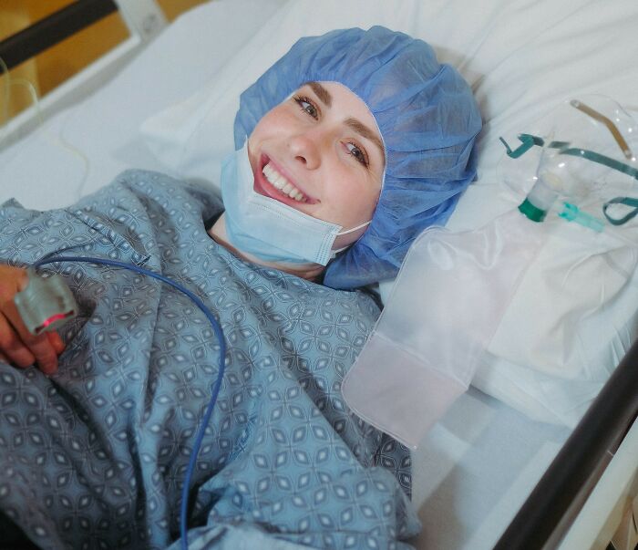 Anesthesiologists Spill The Tea On 75 Of The Most Bizarre Things People Said Under Medication