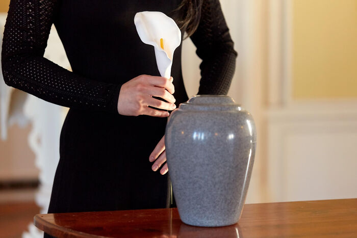 People Are Cracking Up At These 70 Painfully Embarrassing Things That Happened At Work