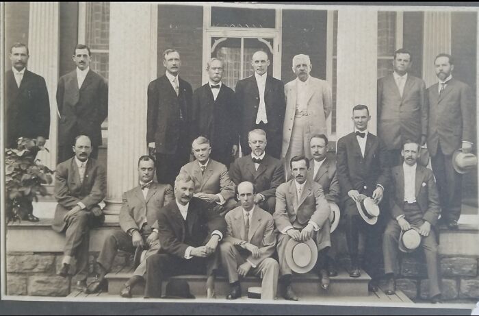 A group photo of old-time doctors representing a chapter in medical history
