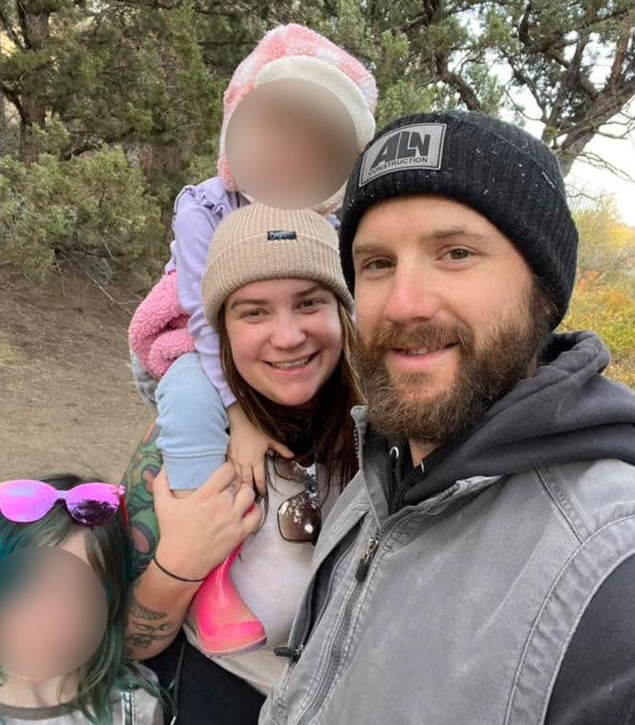 Family selfie outdoors linked to Oregon elementary school tragedy