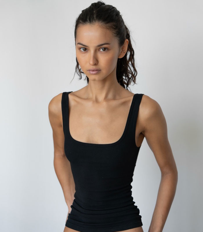 "This Is Scary": Young Model Attends The Victoria's Secret 2026 Show, But One Detail Has Netizens Concerned "This Is Scary": Young Model Attends The Victoria's Secret 2026 Show, But One Detail Has Netizens Concerned