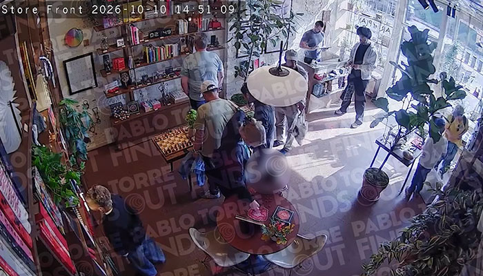 After Leaked Footage Of Kelly Clarkson’s Store Visit, Owner Makes Damning New Claims As Feud Spirals Out Of Control After Leaked Footage Of Kelly Clarkson’s Store Visit, Owner Makes Damning New Claims As Feud Spirals Out Of Control