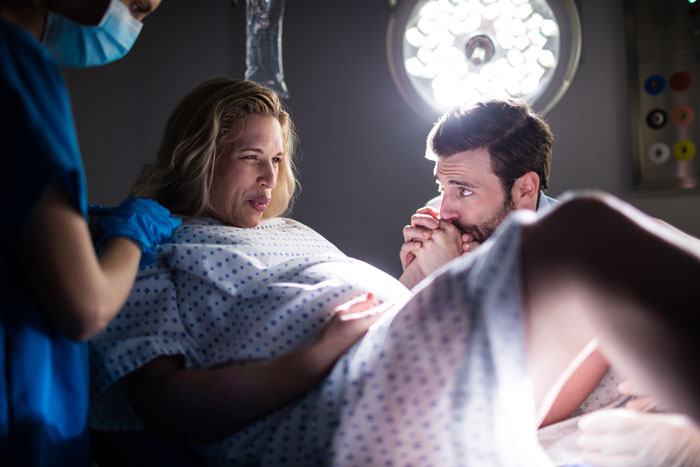 Woman Has Enough Of Sister&rsquo;s Traumatic Birth Story She Mentions All The Time, Fears She Might&rsquo;ve Overreacted