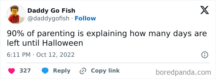 Funny tweet about parenting during Halloween posts and spooky season countdowns