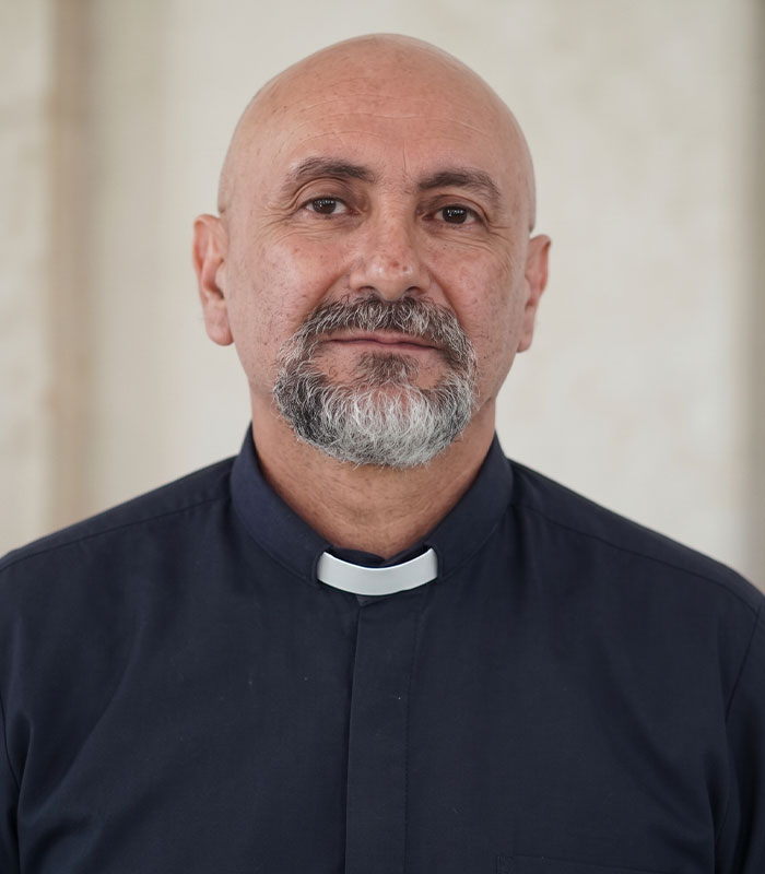 Priest’s Family Breaks Silence With Bombshell Claim About The Crucifix That Fell On Him, After His Haunting Final Words Emerge Priest’s Family Breaks Silence With Bombshell Claim About The Crucifix That Fell On Him, After His Haunting Final Words Emerge