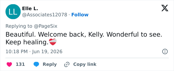 Social media post with fans reacting to Kelly Osbourne discussing her dramatic weight gain.