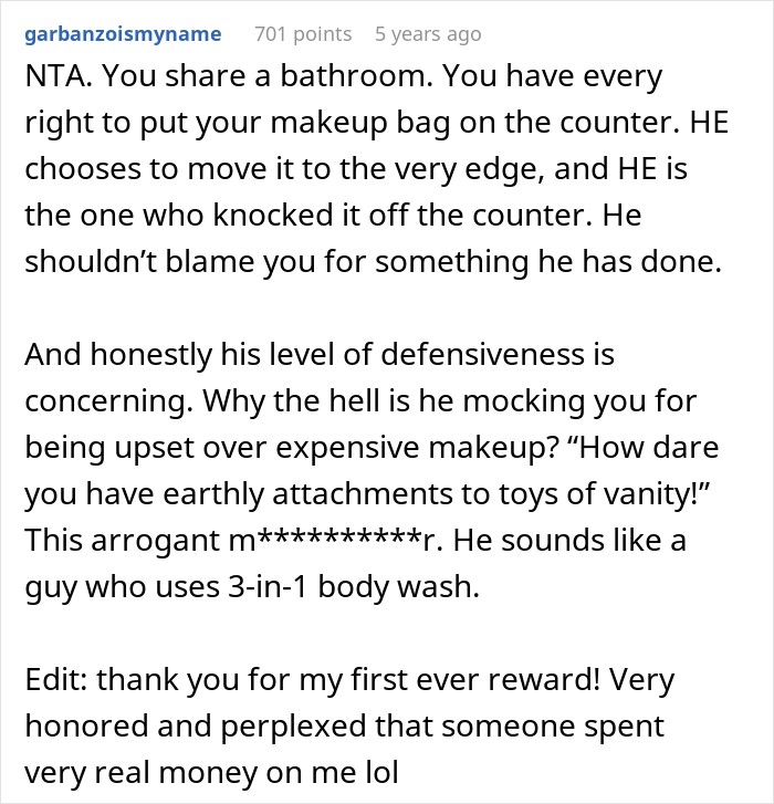Guy Destroys GF’s £200 Makeup Collection, Then Lectures Her About Being Too Attached To Her Stuff Guy Destroys GF’s £200 Makeup Collection, Then Lectures Her About Being Too Attached To Her Stuff