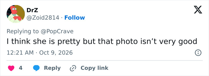 A social media post questioning the quality of Rachel Zegler's new photo