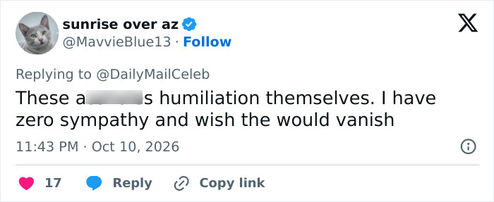 Social media post commenting on celebrity texts and public reactions. Social media post commenting on celebrity texts and public reactions.