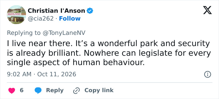 A tweet commenting on human behavior regarding the tiger enclosure incident.