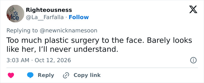 Tweet commenting on Christina Aguilera's appearance and plastic surgery rumors.