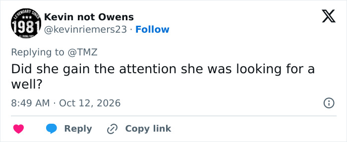 A tweet questioning Kelly Osbourne about her recent weight gain updates.