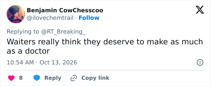 User post discussing waiter expectations amid the controversy where a California bar shames customers over a tip.