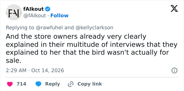 Tweet discussing store owners explaining bird not for sale in Kelly Clarkson feud