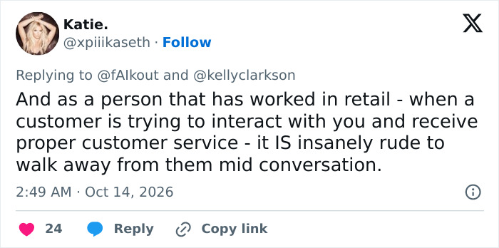Tweet about retail customer service in Kelly Clarkson Brooklyn feud