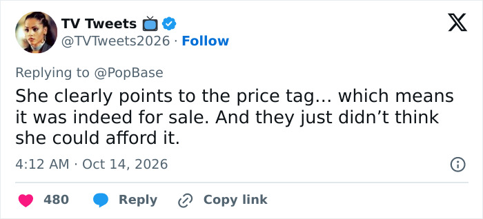 Social media tweet discussing price tag in Kelly Clarkson feud