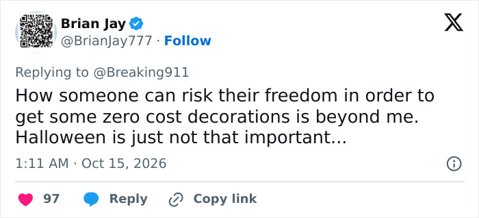 Tweet criticizing risking freedom for zero cost Halloween decorations Tweet criticizing risking freedom for zero cost Halloween decorations