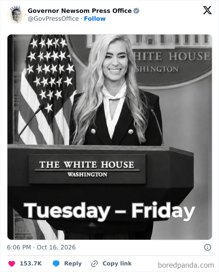One of the hilarious tweets shared this October featuring a meme at the White House press podium.
