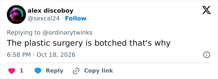 Twitter comment saying Taylor Swift's plastic surgery is botched and noticeable Twitter comment saying Taylor Swift's plastic surgery is botched and noticeable