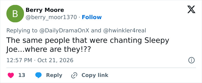 A tweet responding to footage of Trump waving at nobody in an empty area. A tweet responding to footage of Trump waving at nobody in an empty area.