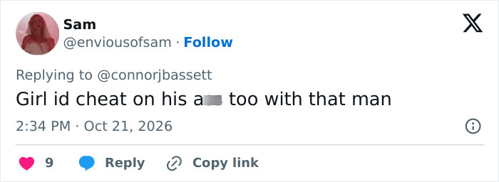 User tweet expressing an opinion regarding the scandal of a Hollywood star accused of cheating