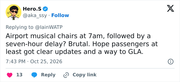 Tweet about an airport gate change delay causing travel confusion for passengers.