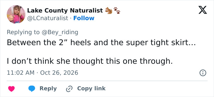 A post reacting to Nicki Minaj's unusual walk, commenting on her heels and tight skirt. A post reacting to Nicki Minaj's unusual walk, commenting on her heels and tight skirt.