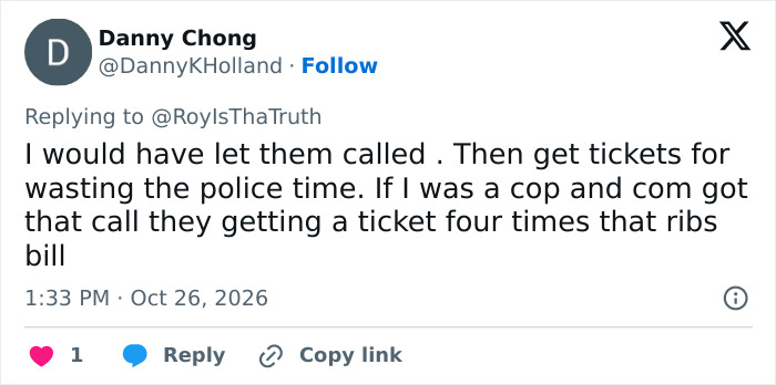 Tweet by Danny Chong discussing people who call police on restaurant manager, suggesting fines for wasting time. Tweet by Danny Chong discussing people who call police on restaurant manager, suggesting fines for wasting time.