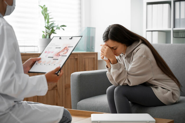 “So You Want To Look WEIRD?!”: 52 Unacceptable Things Patients Were Actually Told By Their Doctors