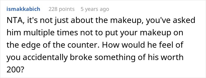 Guy Destroys GF’s £200 Makeup Collection, Then Lectures Her About Being Too Attached To Her Stuff Guy Destroys GF’s £200 Makeup Collection, Then Lectures Her About Being Too Attached To Her Stuff