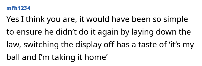 Online forum response concerning a neighbor advertising property access for a paid tour.