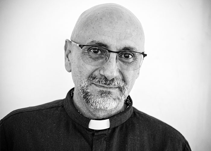 Priest’s Family Breaks Silence With Bombshell Claim About The Crucifix That Fell On Him, After His Haunting Final Words Emerge Priest’s Family Breaks Silence With Bombshell Claim About The Crucifix That Fell On Him, After His Haunting Final Words Emerge