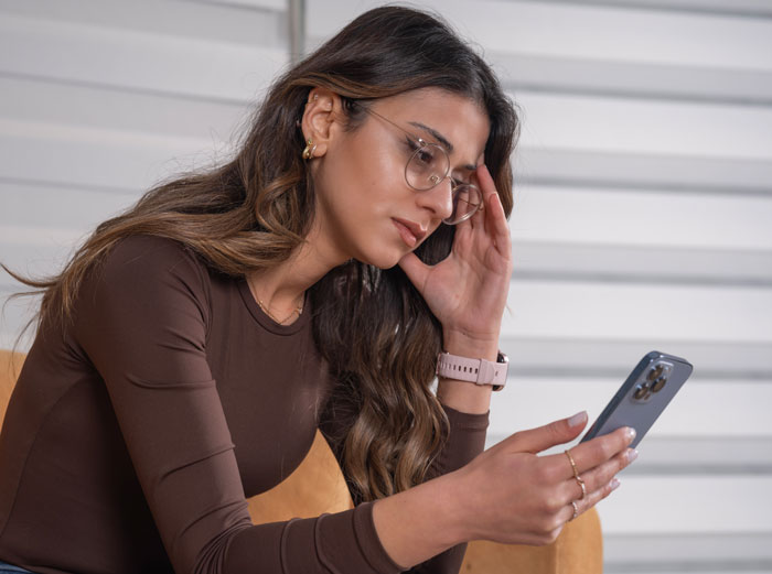 Woman Waits In Fear While Boyfriend Gets Heart Surgery, What She Sees In His Phone Makes Her Stop Caring