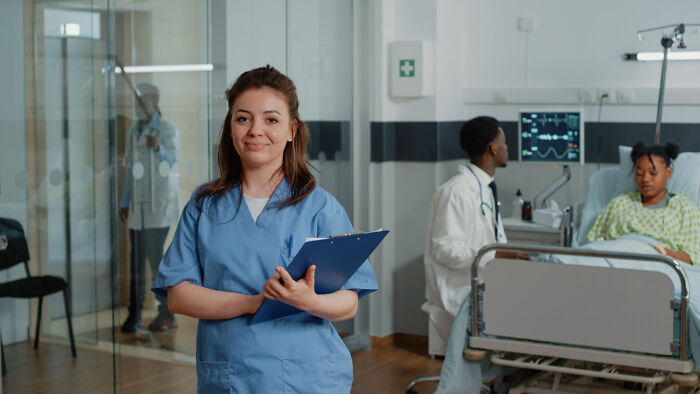 “So You Want To Look WEIRD?!”: 52 Unacceptable Things Patients Were Actually Told By Their Doctors