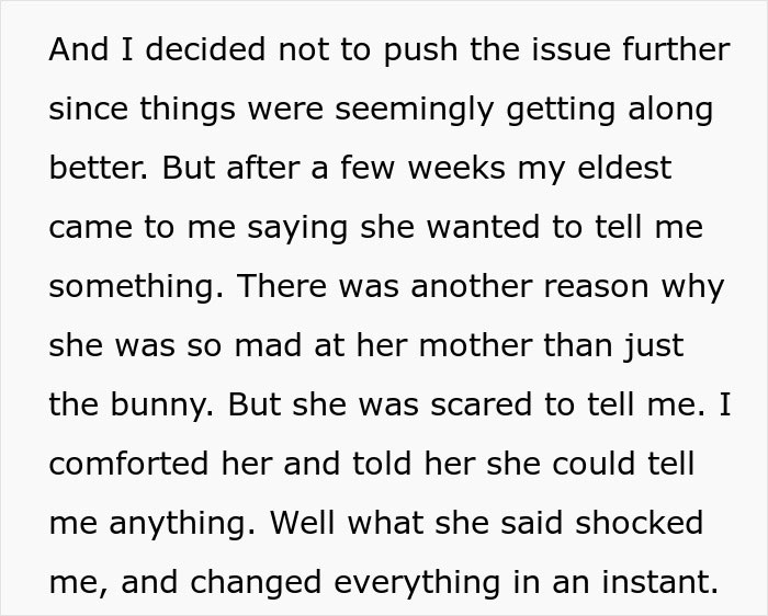 Text describing a daughter confessing a secret about her mother to her father Text describing a daughter confessing a secret about her mother to her father