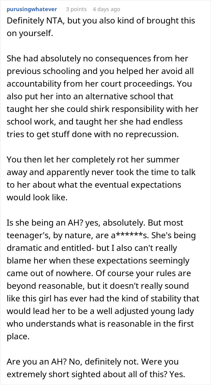 Aunt Puts A Chore Chart On The Fridge For Her 18-Year-Old Niece, And The Reaction Is Wildly Over The Top Aunt Puts A Chore Chart On The Fridge For Her 18-Year-Old Niece, And The Reaction Is Wildly Over The Top
