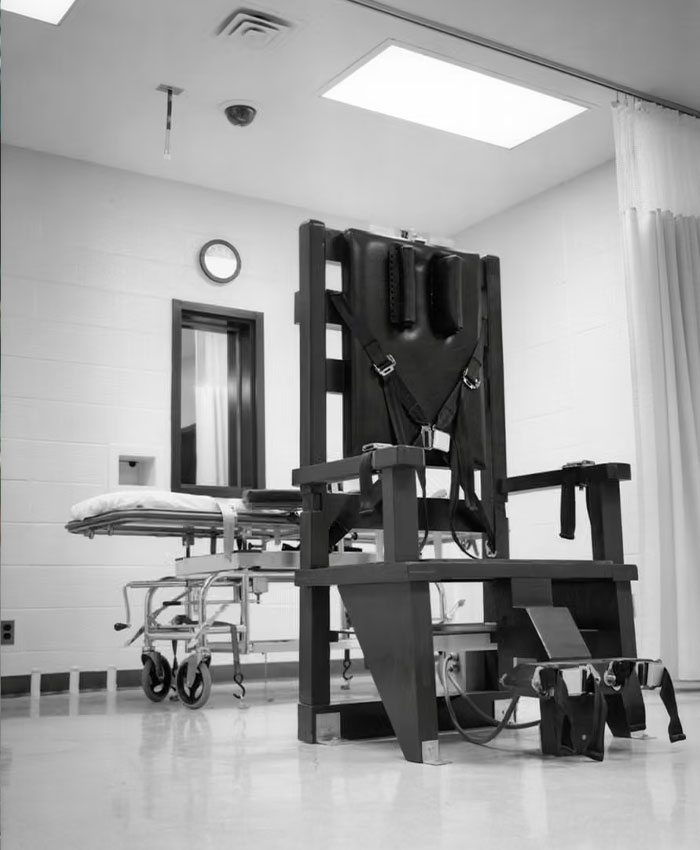 An e*******n chamber in Tennessee, related to Christa Pike's sentence