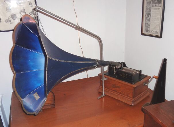 5-Edison-Standard-6ac67ba583f72.jpg