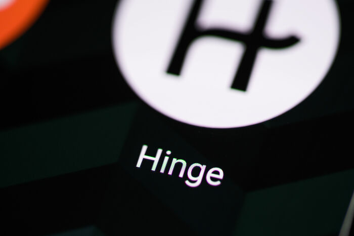 Hinge app icon on a screen representing a first date app