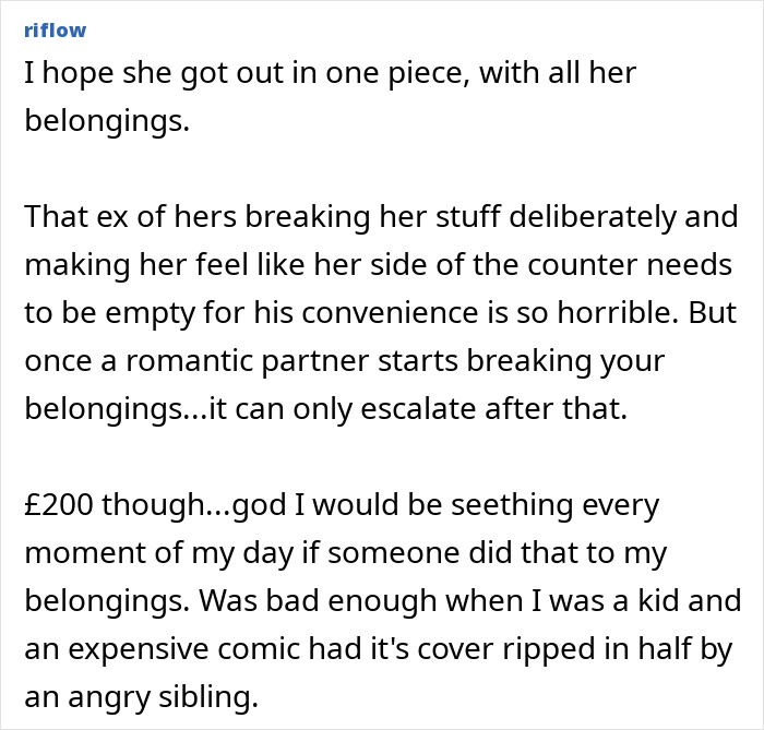 Guy Destroys GF’s £200 Makeup Collection, Then Lectures Her About Being Too Attached To Her Stuff Guy Destroys GF’s £200 Makeup Collection, Then Lectures Her About Being Too Attached To Her Stuff